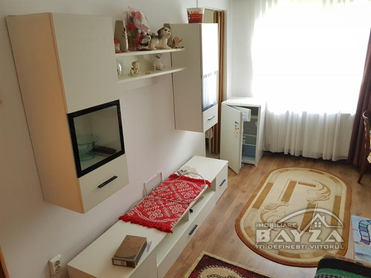 Pret: 170 EURO, Vanzare apartament 2 camere, zona George Enescu