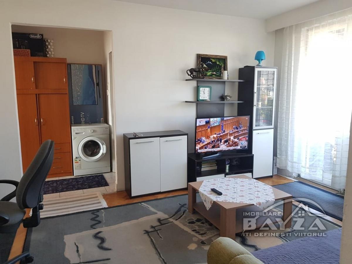 Pret: 47.000 EURO, Vanzare apartament 2 camere, zona Bulevardul Independentei - RFN