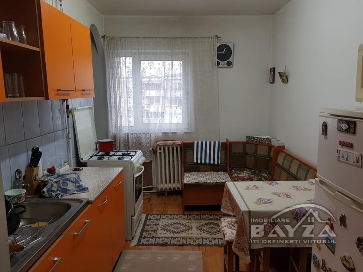 Pret: 60.500 EURO, Vanzare apartament 2 camere, zona Bulevradul Republicii, zona TL+