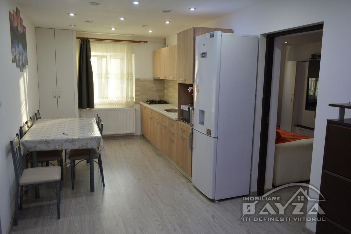 Pret: 63.900 EURO, Vanzare apartament 3 camere, zona Melodiei - Baia Mare