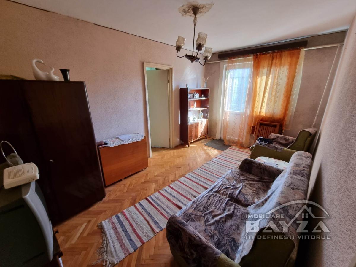 Pret: 36.500 EURO, Vanzare apartament 2 camere, zona Cuza Voda