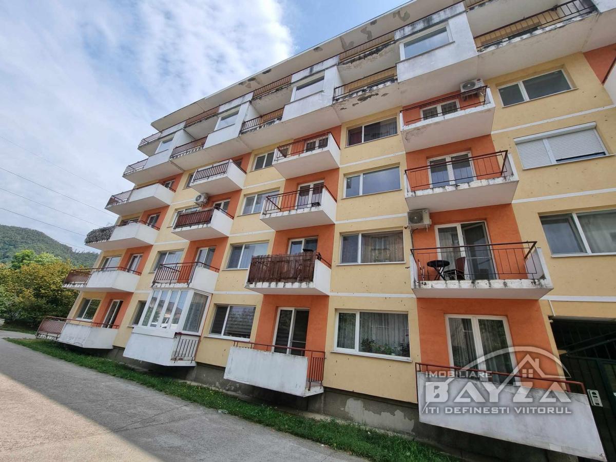 Pret: 59.000 EURO, Vanzare apartament 2 camere, zona Aleea Toamnei
