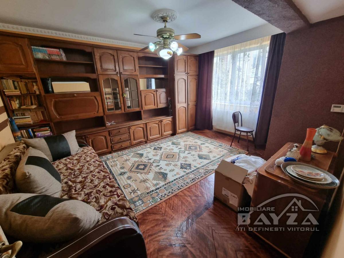 Pret: 90.600 EURO, Vanzare apartament 4 camere, zona Transilvaniei