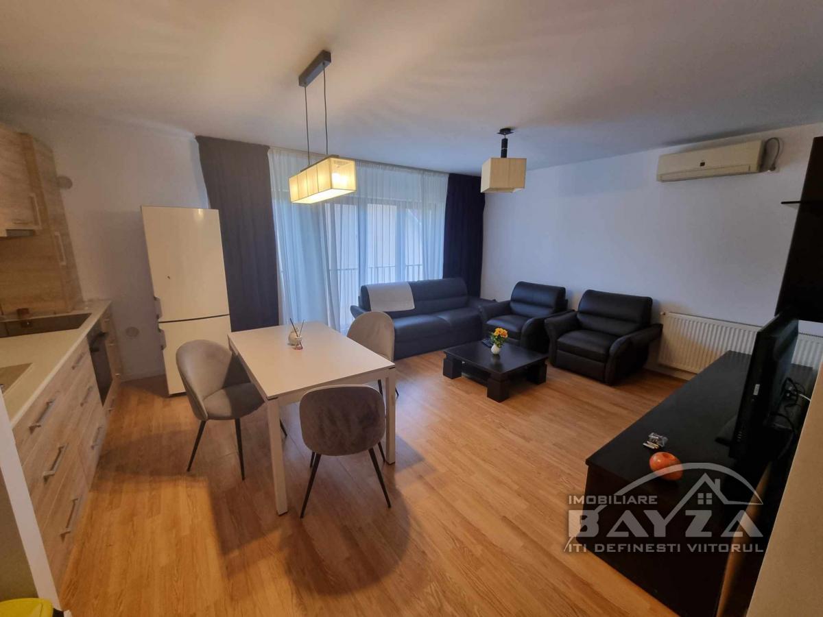 Pret: 360 EURO, Inchiriere apartament 3 camere, zona Strazii Alba Iulia