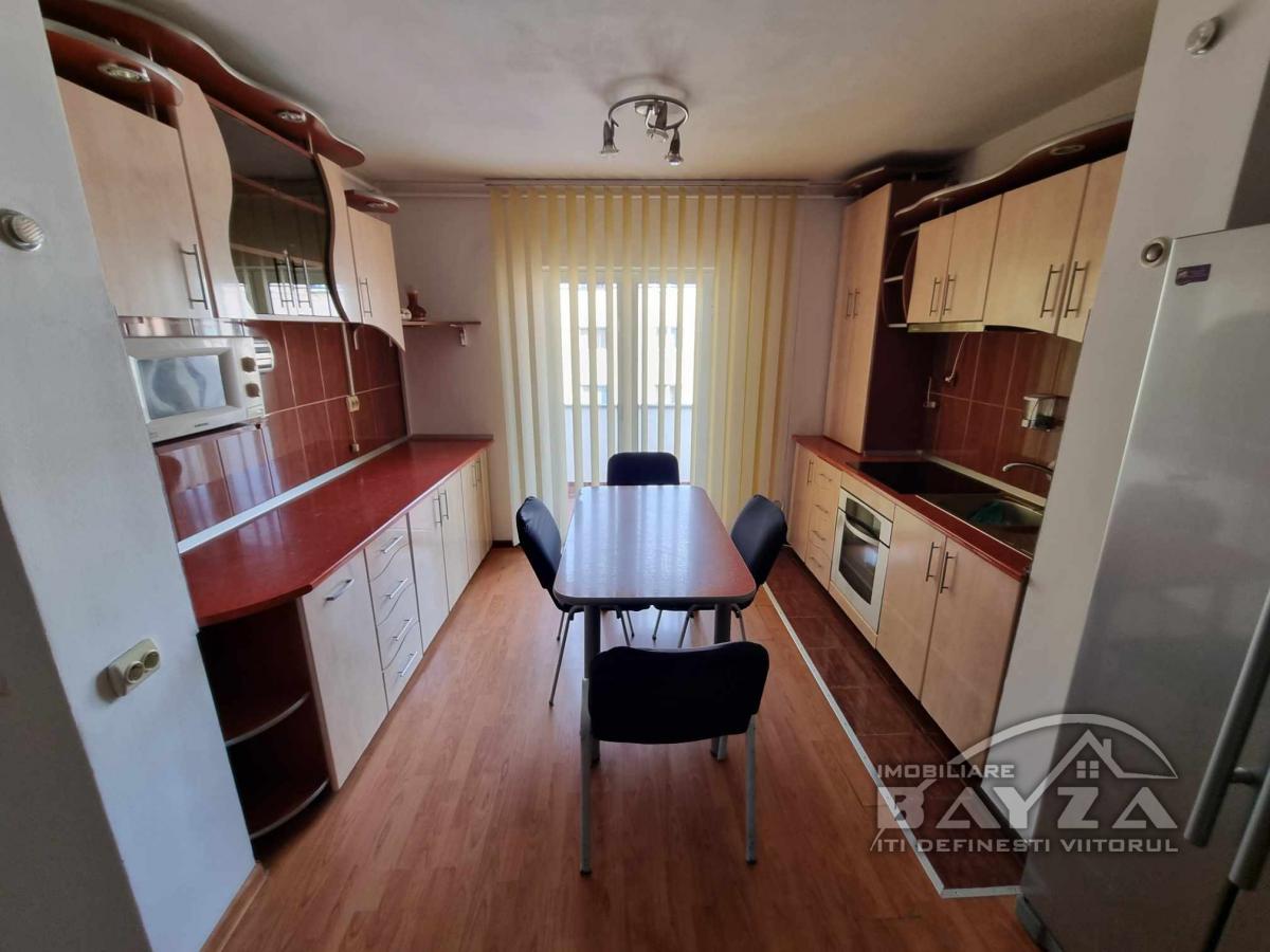 Pret: 350 EURO, Inchiriere apartament 3 camere, zona Strada Bogdan Voda Baia Mare