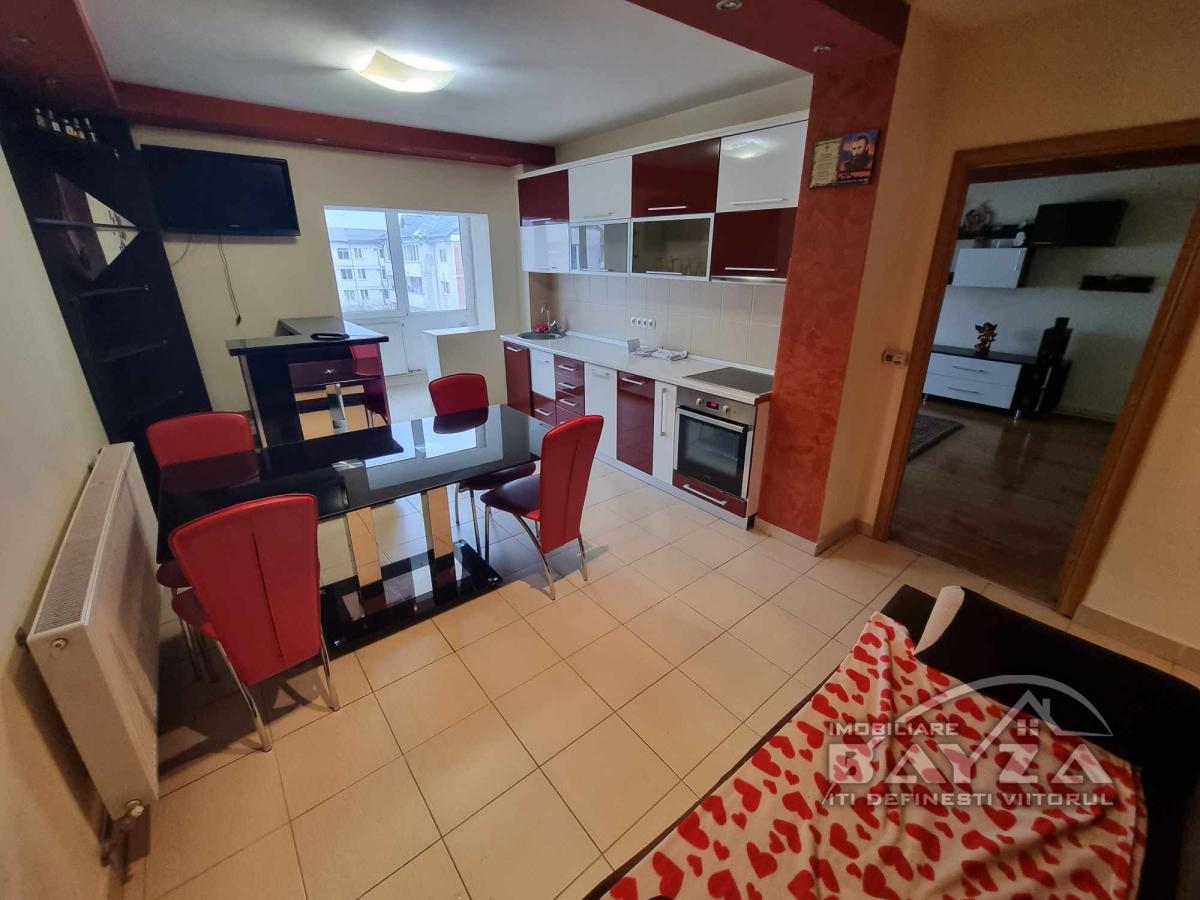 Pret: 93.000 EURO, Vanzare apartament 3 camere, zona Gheorghe Bilascu Baia Mare
