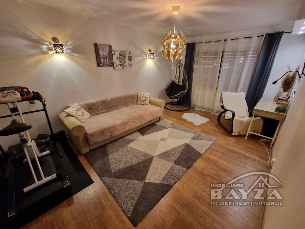Pret: 73.500 EURO, Vanzare apartament 3 camere, zona Macului - Clinica Somesan