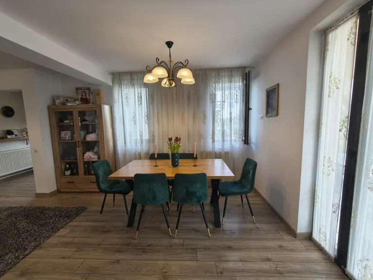 Casă - Localitatea Mocira - Strada Macului